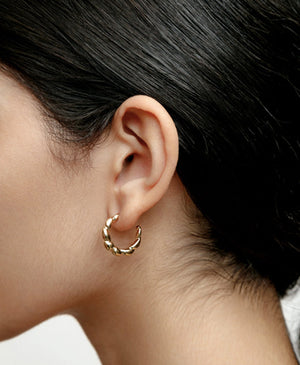 Thea Hoops, Gold